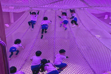 �M�����N�V�e�B